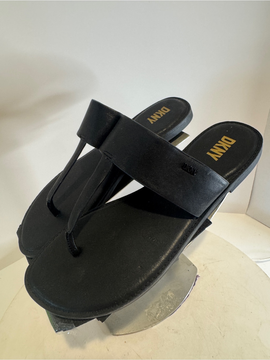 Dkny Solar Sandal Womens Size 8 Brand New